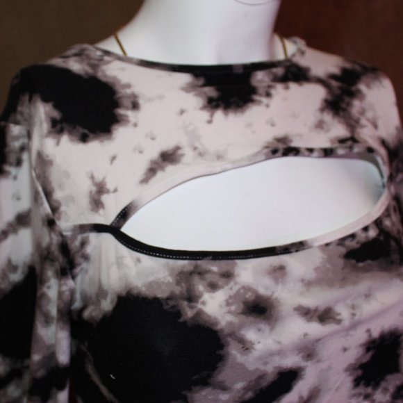 Sommer Ray Cropped Long Sleeve - Picture 2 of 5